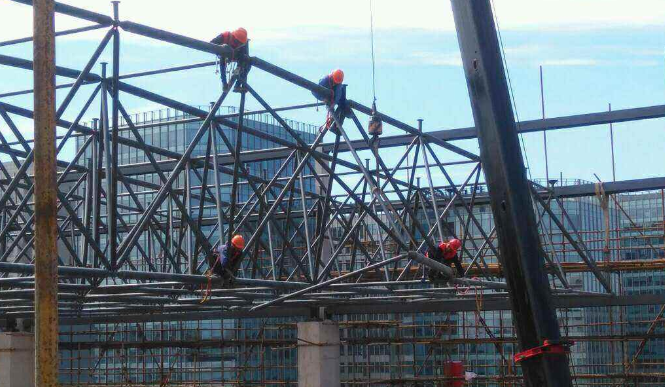 衡阳论网架装配施工中搭设脚手架应当留神的事故